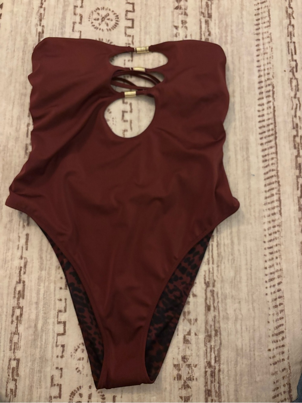 Victoria's Secret Reversible Cut-Out Rings Strapless One-Piece Swimsuit - Picture 8 of 8